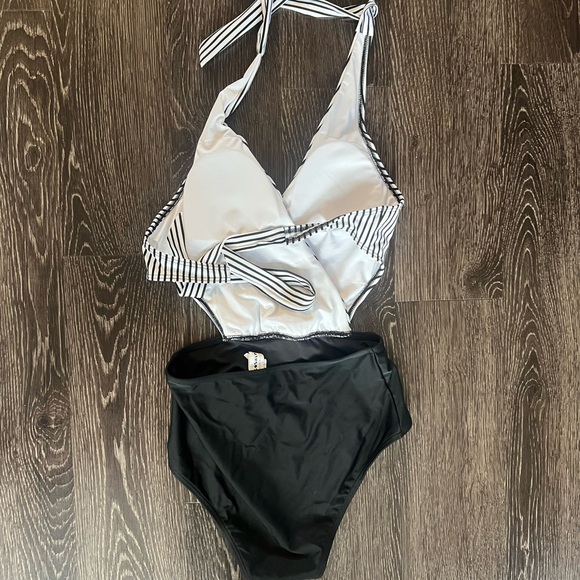 COCOSHIP Black & White Striped Halter One-Piece Swimsuit - Picture 2 of 3